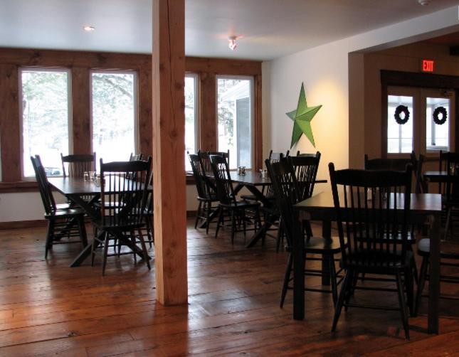 Pine Lodge Muskoka Huntsville Exterior photo